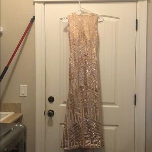 I’m selling a sequence dress.